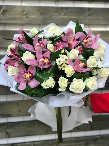Букет цветов из: Розы и Хризантемы в Назарьево