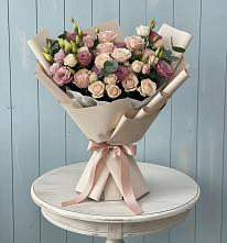 Букет цветов из:  Розы и Лизиантусы в Назарьево