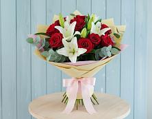 Букет цветов из:  Лилии и Розы в Назарьево