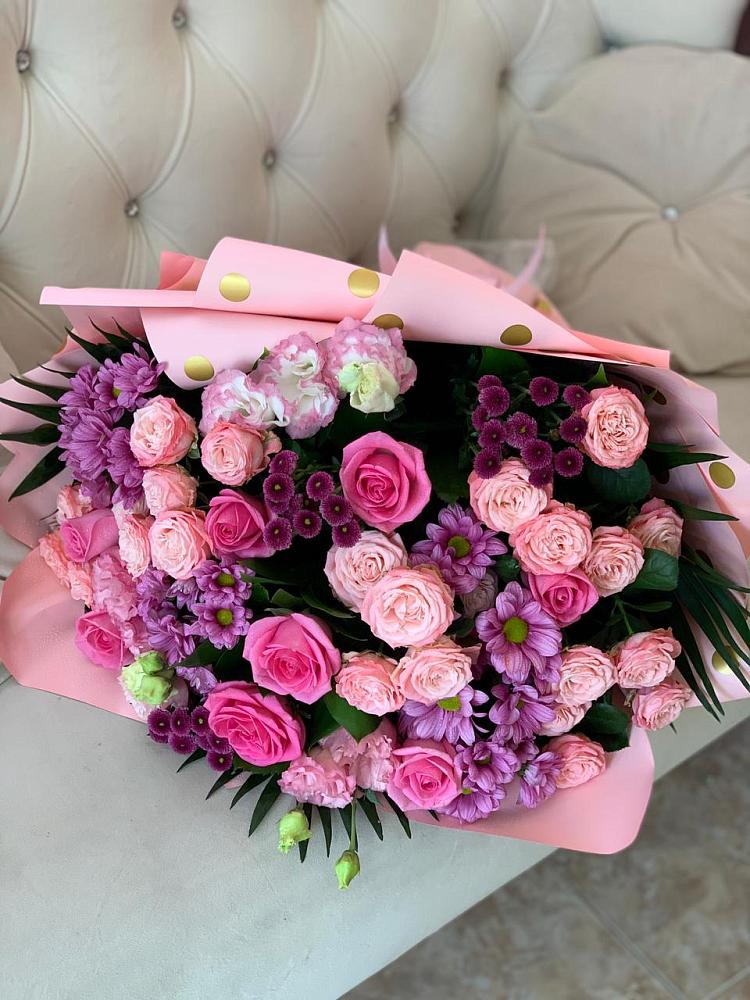 Букет цветов из: Хризантемы, Розы и Лизиантусы в Назарьево