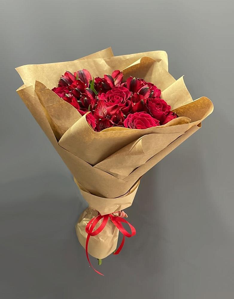 Букет цветов из: Альстромерии и Розы в Назарьево