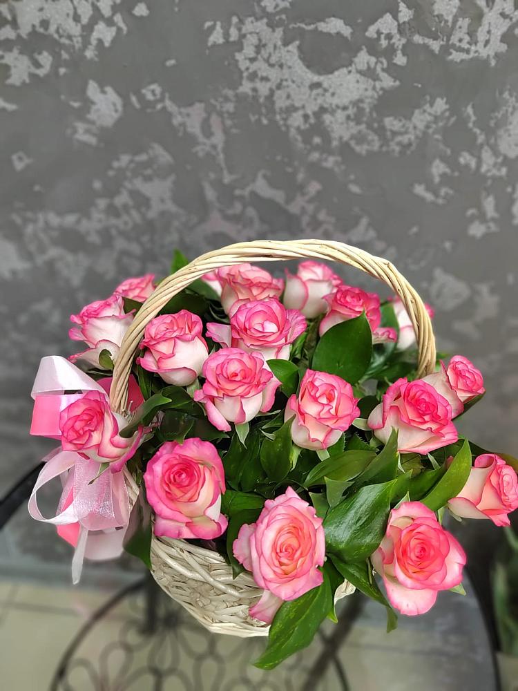 Цветочная композиция из Розы в корзине в Назарьево