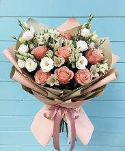Букет цветов из:  Розы, Альстромерии и Лизиантусы в Назарьево