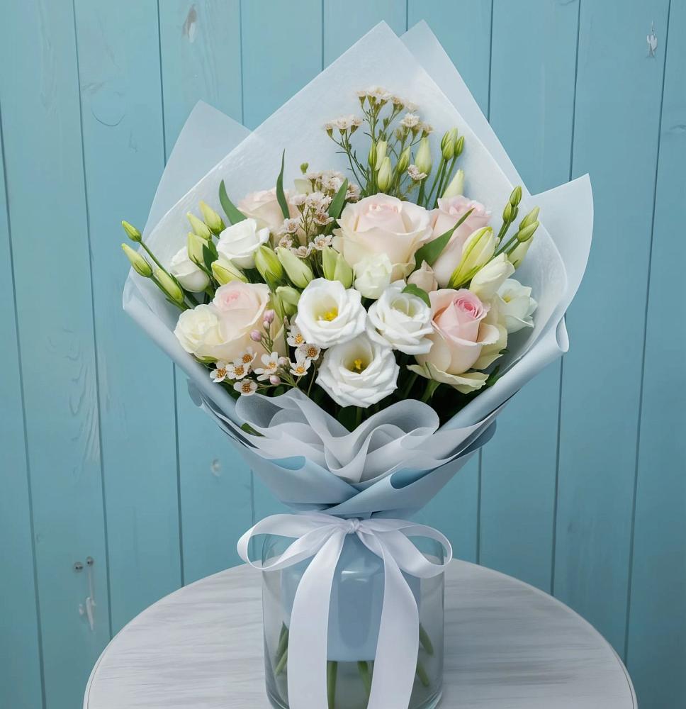 Букет цветов из: Розы и Лизиантусы в Назарьево