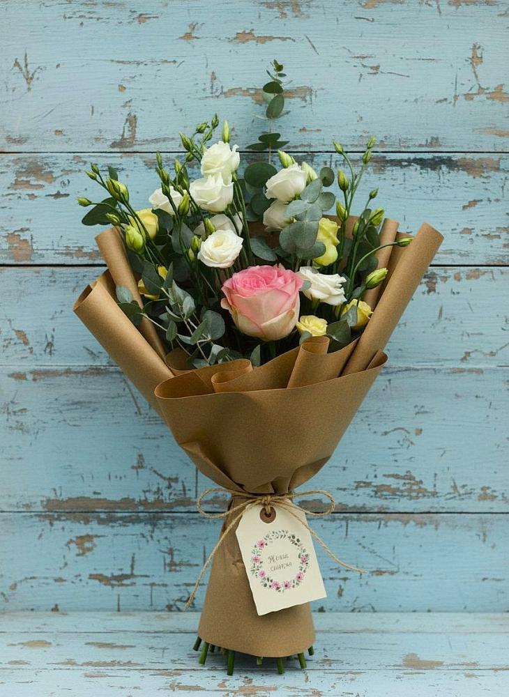 Букет цветов из: Розы и Лизиантусы в Назарьево