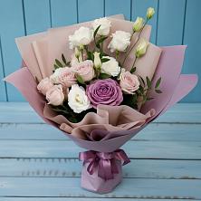 Букет цветов из:  Розы и Лизиантусы в Назарьево