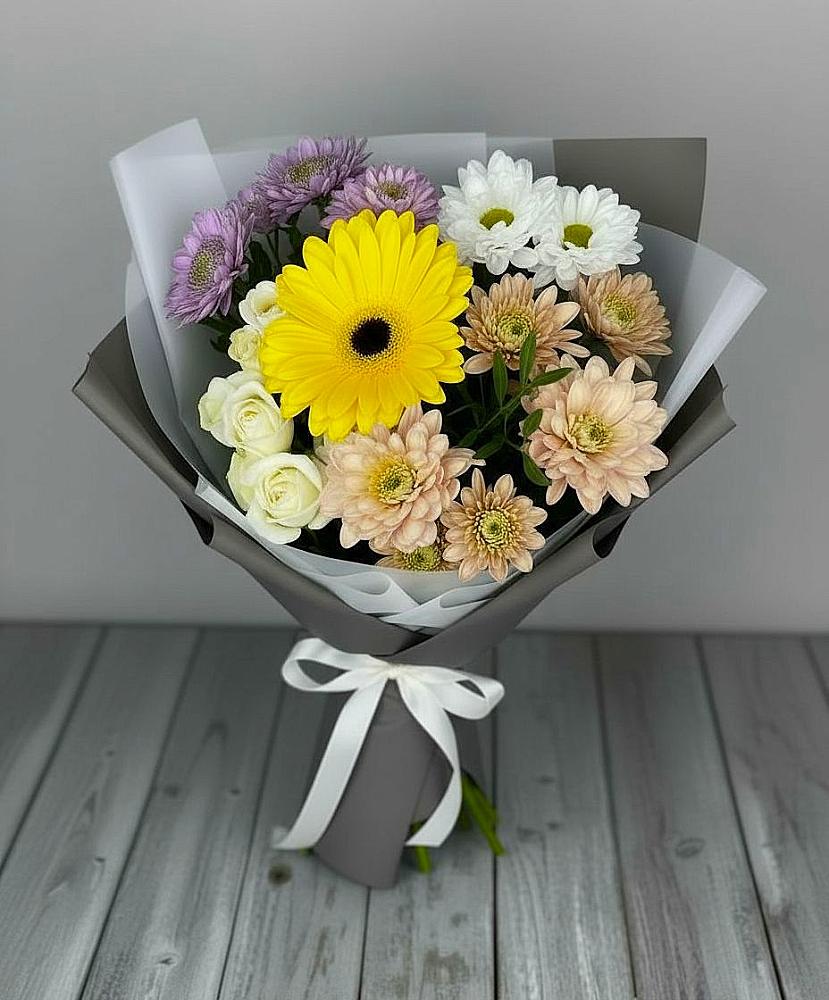 Букет цветов из: Розы, Герберы и Хризантемы в Назарьево