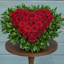 Цветочная композиция из Розы в виде сердца в Назарьево