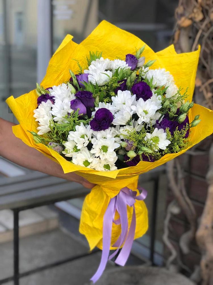 Букет цветов из: Ирисы, Хризантемы и Ромашки в Назарьево