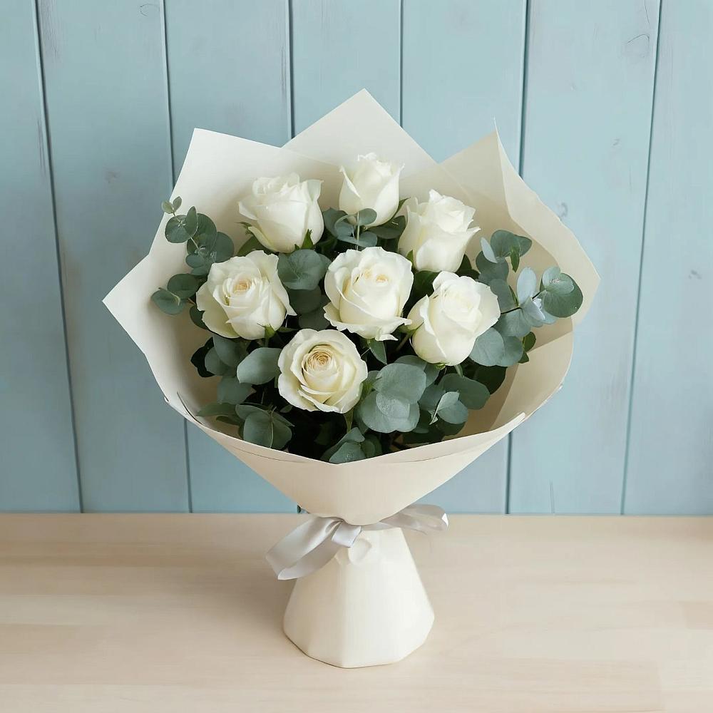 Букет Белые розы в Эвкалипте в Назарьево