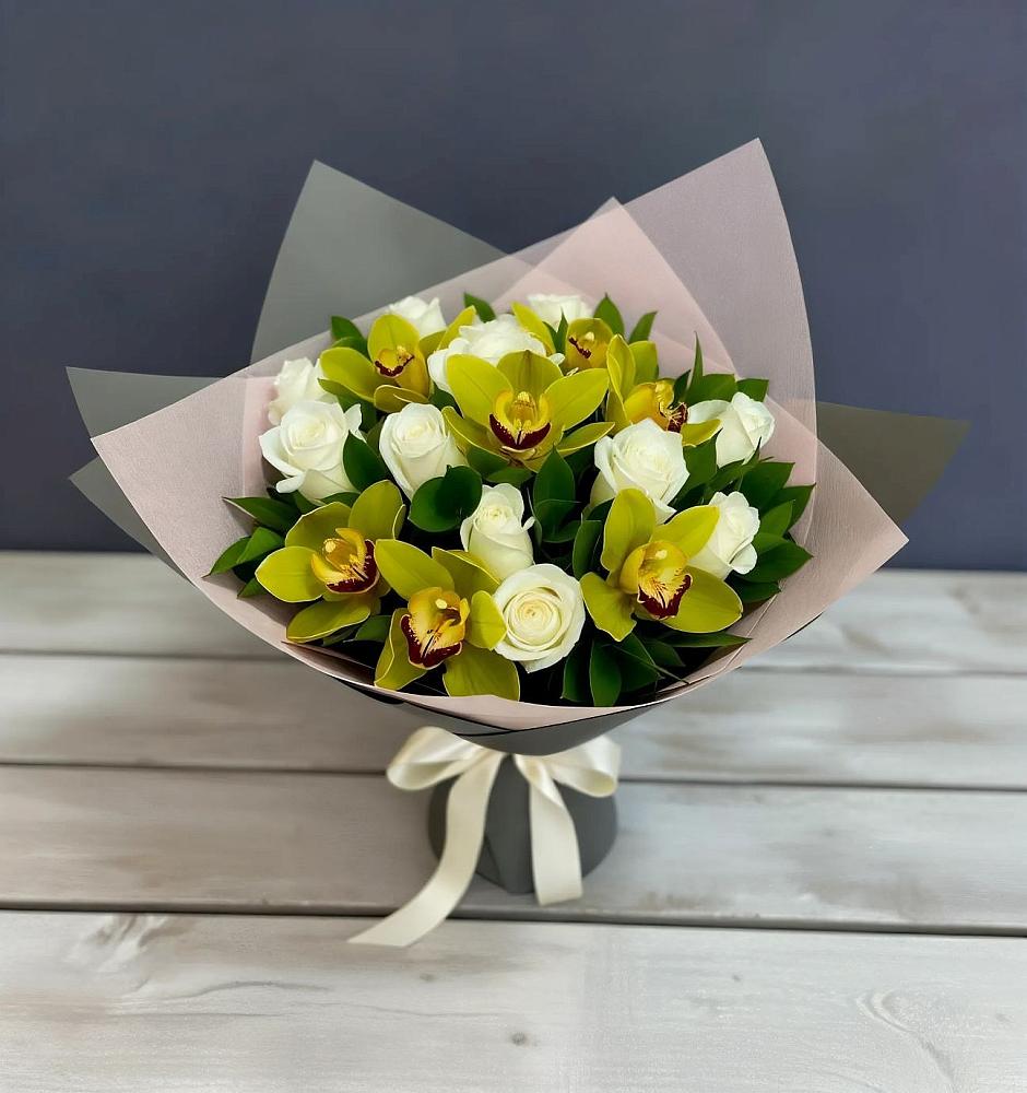 Букет цветов из: Орхидеи и Розы в Назарьево