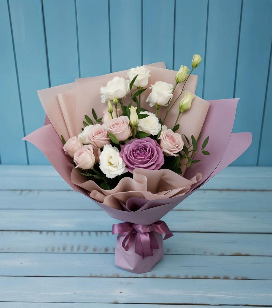 Букет цветов из: Розы и Лизиантусы в Назарьево